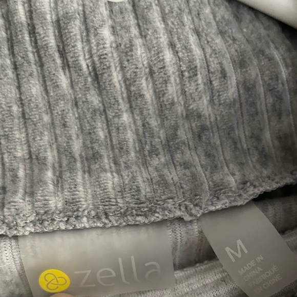 Zella pullover - Picture 2 of 3